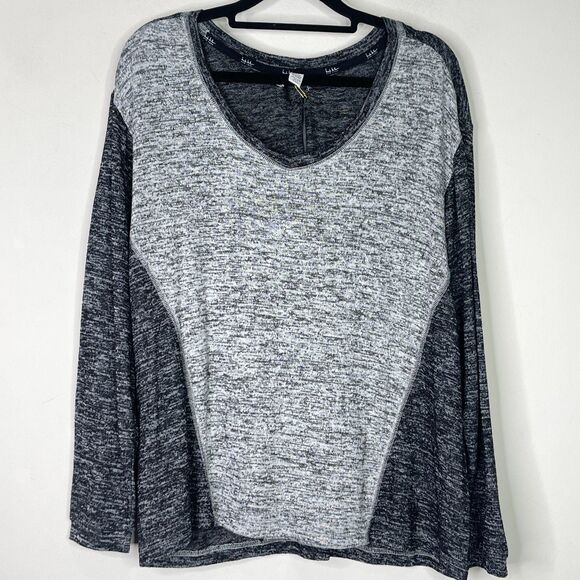 Nicole Miller Tops - New Nicole Miller Knit V-Neck Color Block Top Women's Size Medium